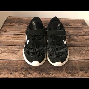 Kids/toddler black and white Nike shoes